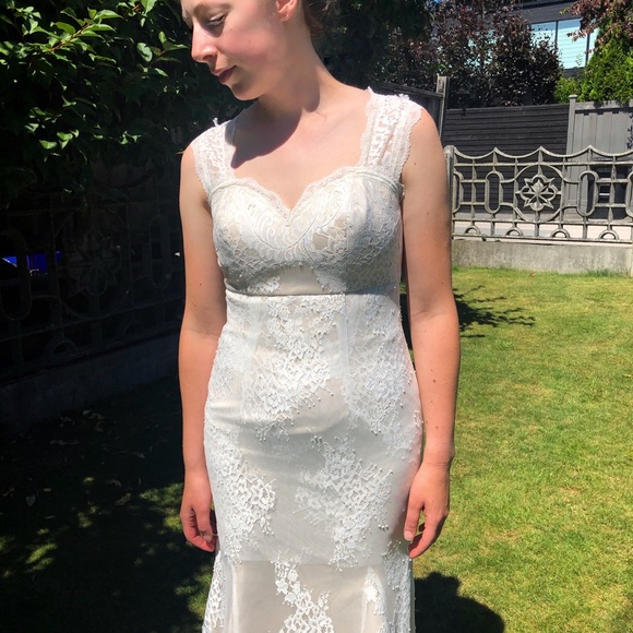 Handcrafted Lace Fishtail Wedding Dress - Picture 7 of 7